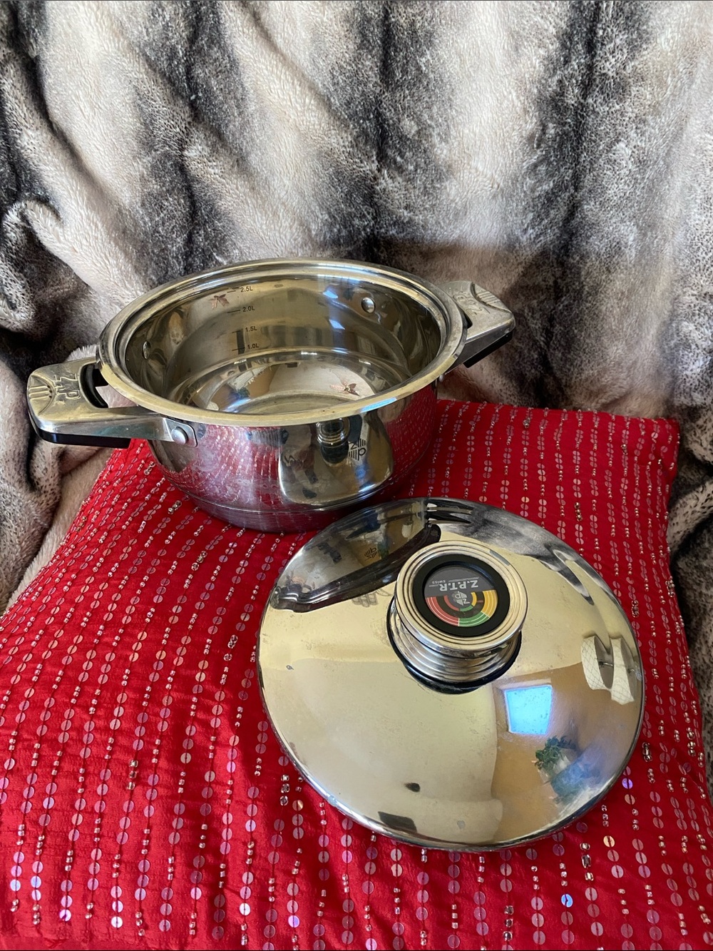 Swiss Stainless Steel High Quality Graduated Cookware With Lid Heavy No Bundling